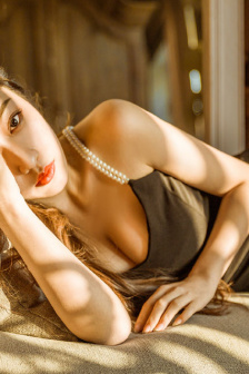 美女比基尼